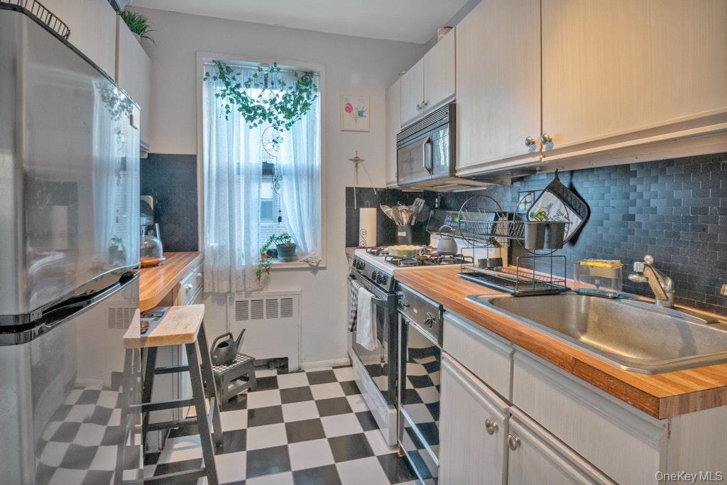 #12 photo, 620 Pelham Road, New Rochelle , NY 10805