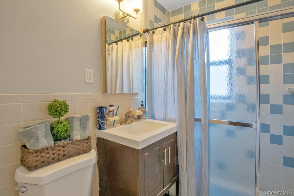 #15 photo, 620 Pelham Road, New Rochelle , NY 10805