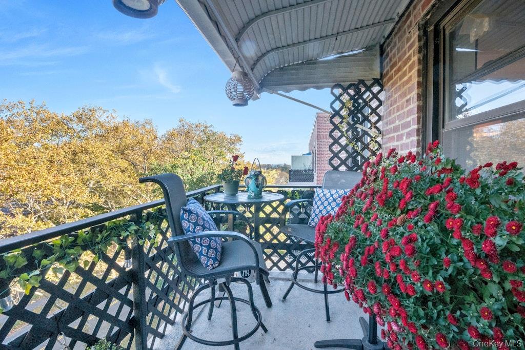 #17 photo, 620 Pelham Road, New Rochelle , NY 10805