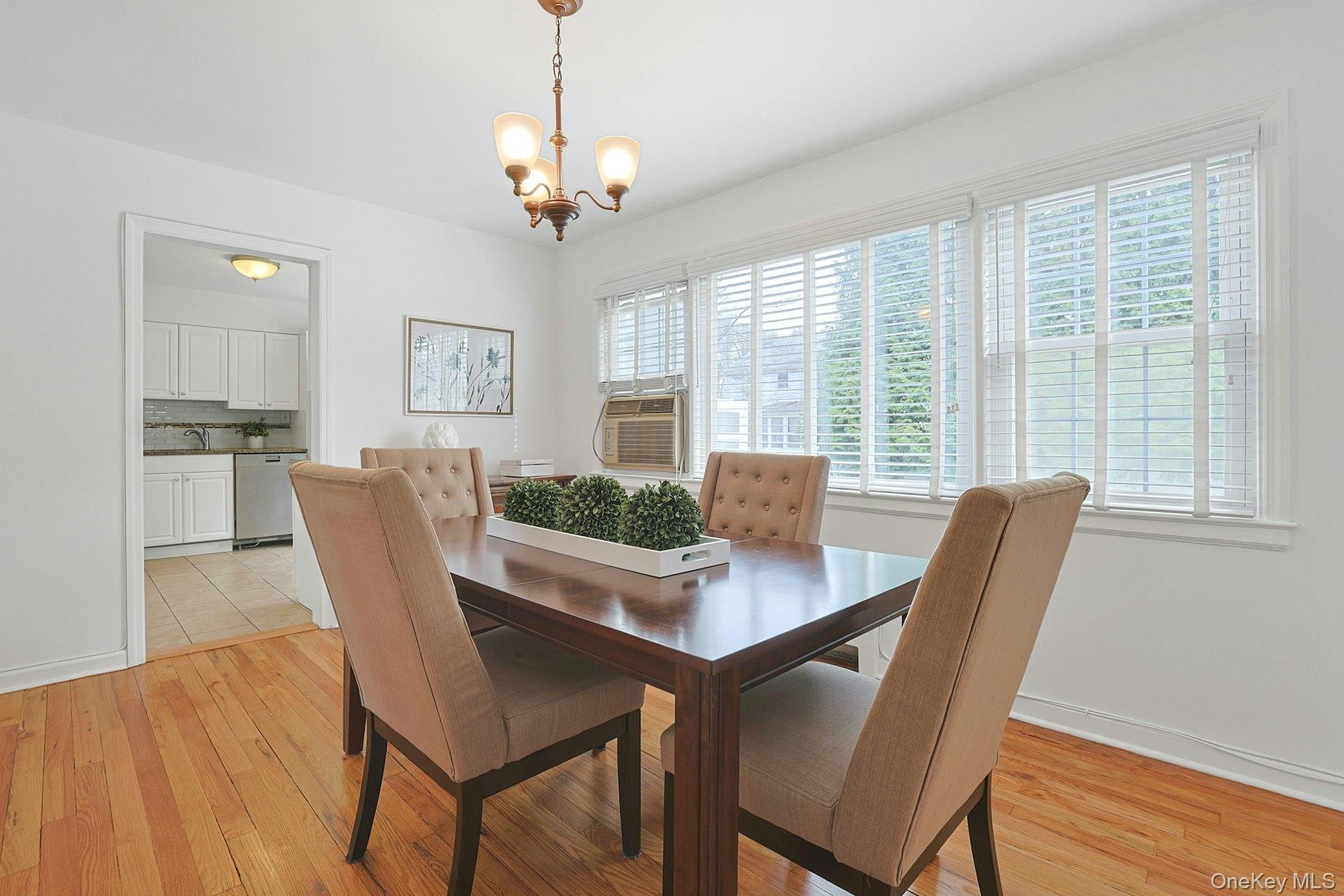 #7 photo, 9 Robins Crescent, New Rochelle , NY 10801