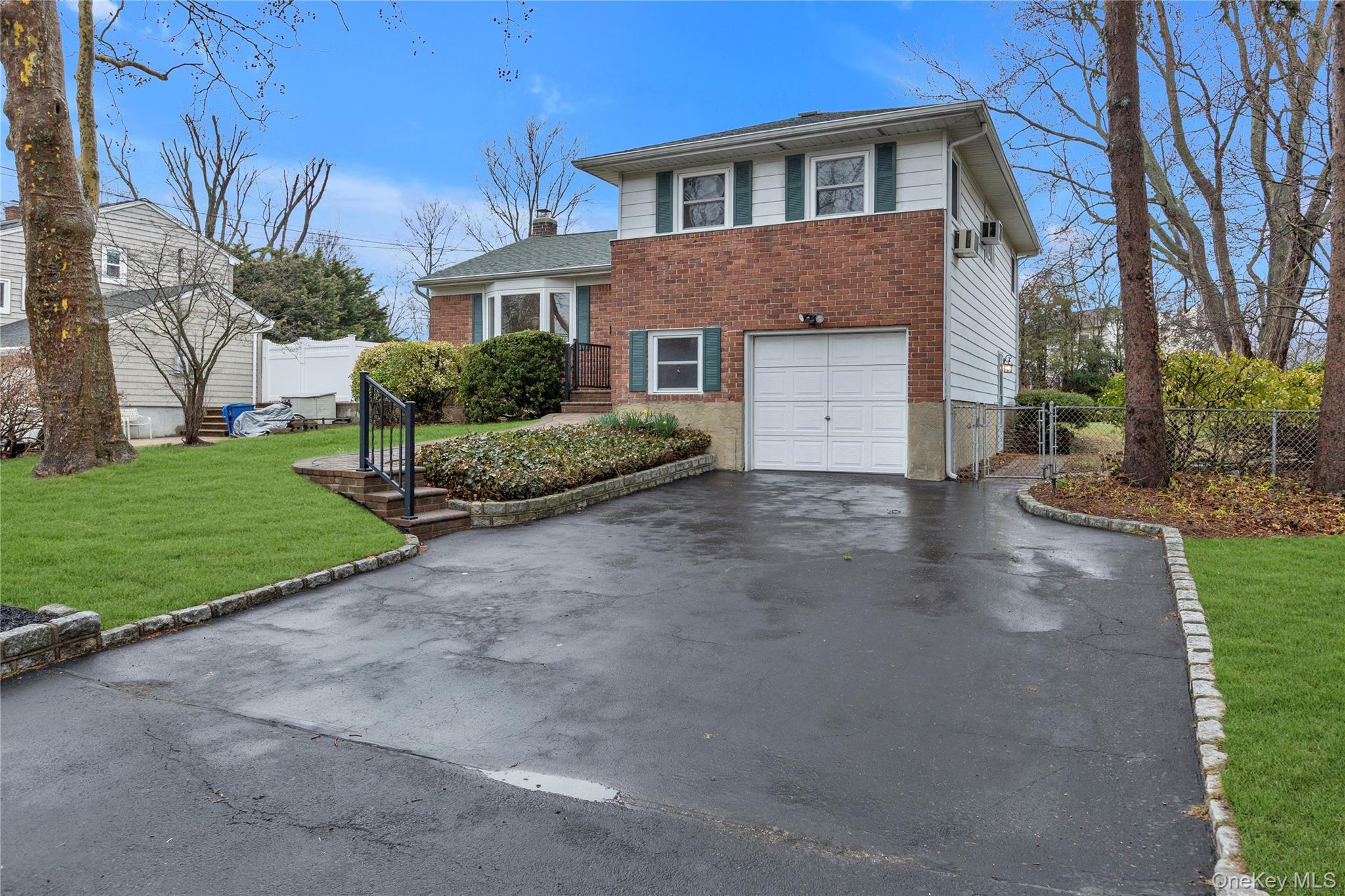 #1 photo, 438 Atlantic Street, सफ़ोक काउंटी East Northport , NY 11731