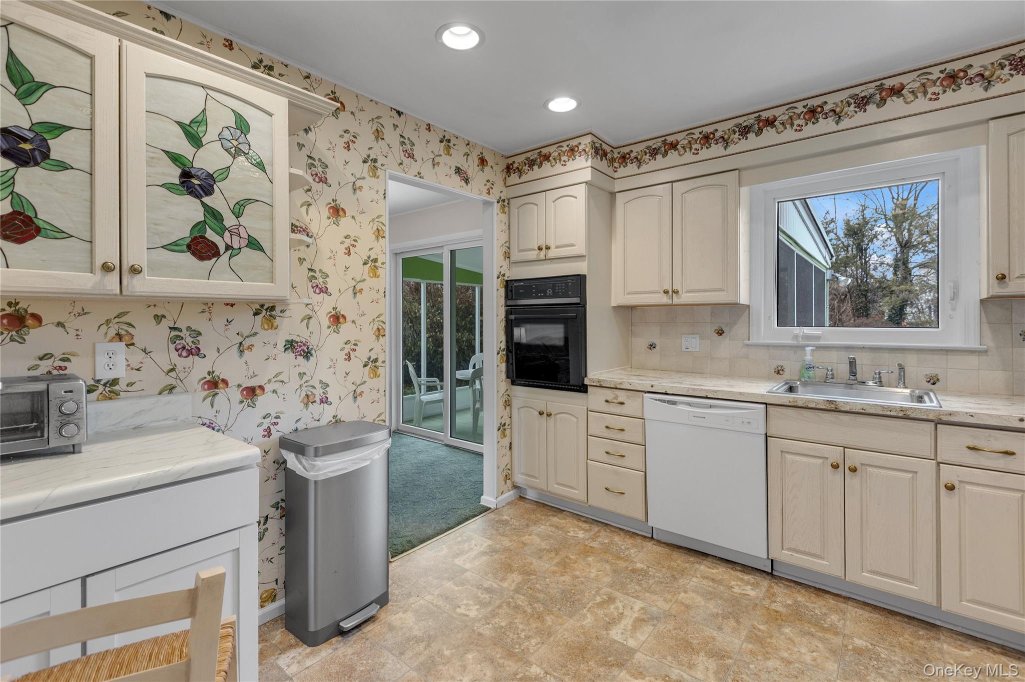 #11 photo, 438 Atlantic Street, सफ़ोक काउंटी East Northport , NY 11731