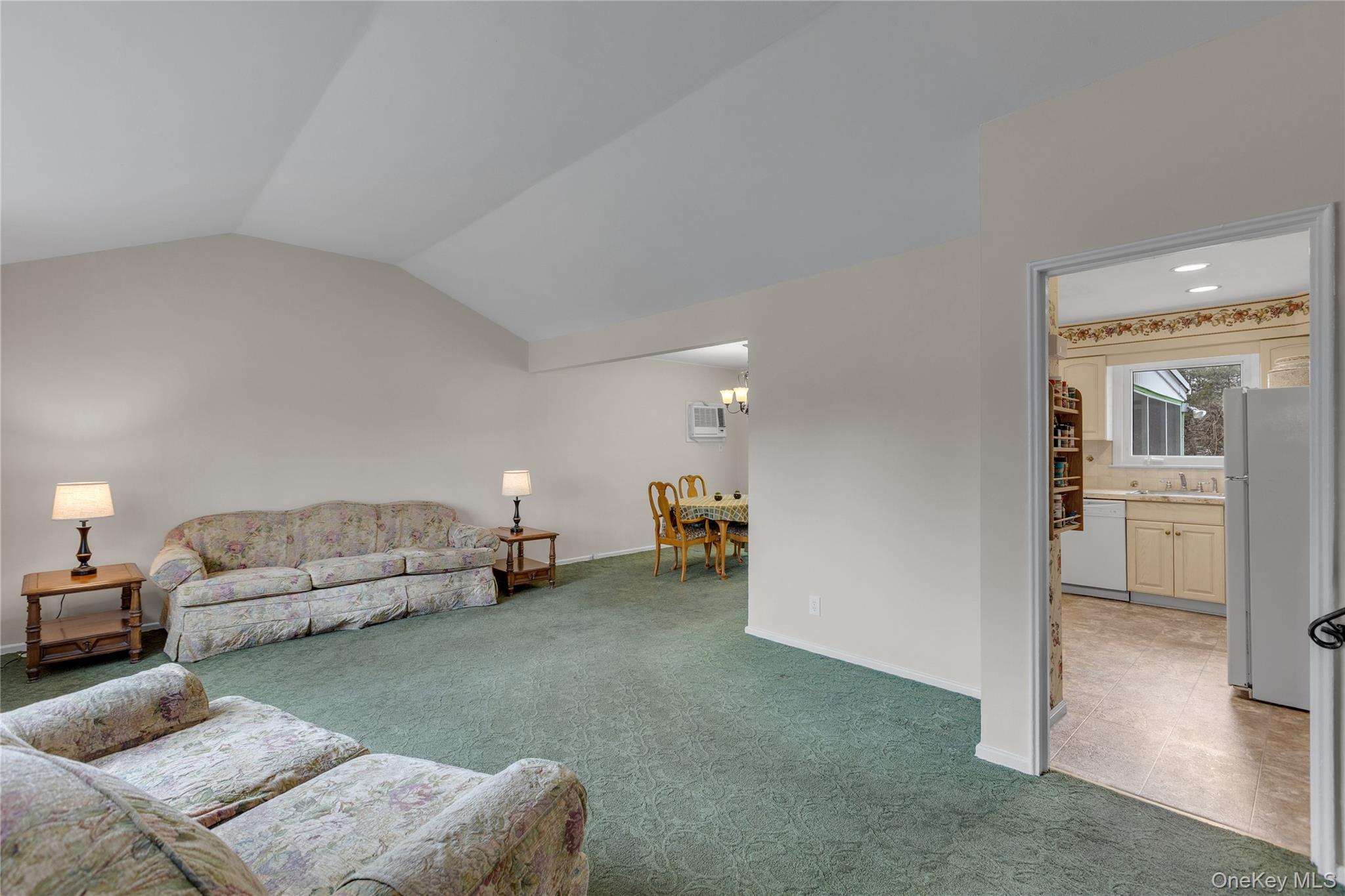 #7 photo, 438 Atlantic Street, सफ़ोक काउंटी East Northport , NY 11731