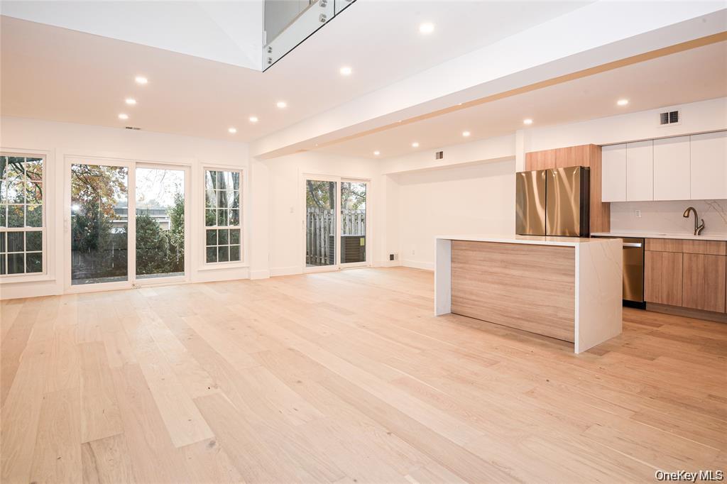 #11 photo, 95 Woodlake Drive, 롱 아일랜드 Woodbury , NY 11797