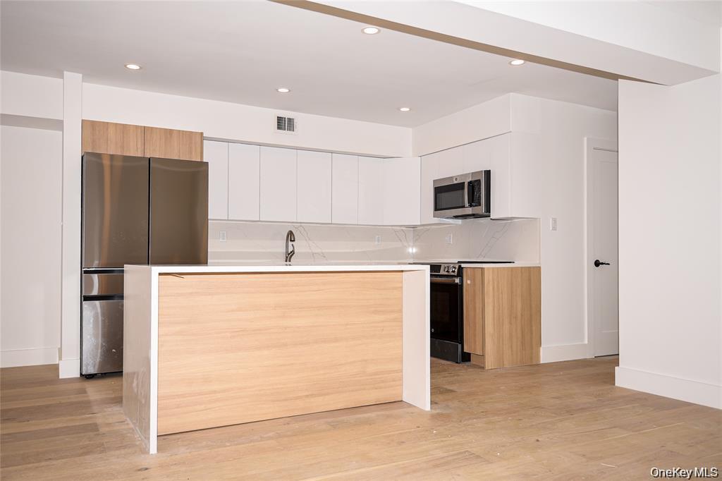 #2 photo, 95 Woodlake Drive, 롱 아일랜드 Woodbury , NY 11797