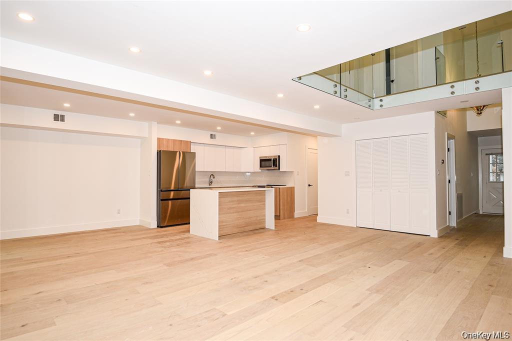 #5 photo, 95 Woodlake Drive, 롱 아일랜드 Woodbury , NY 11797