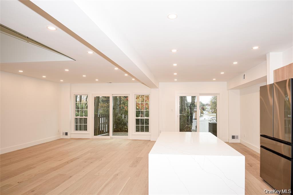 #8 photo, 95 Woodlake Drive, 롱 아일랜드 Woodbury , NY 11797