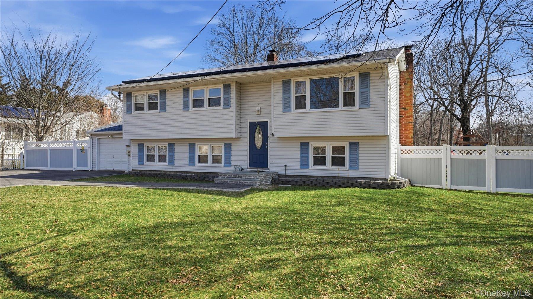 #2 photo, 147 Coates Avenue, Holbrook , NY 11741