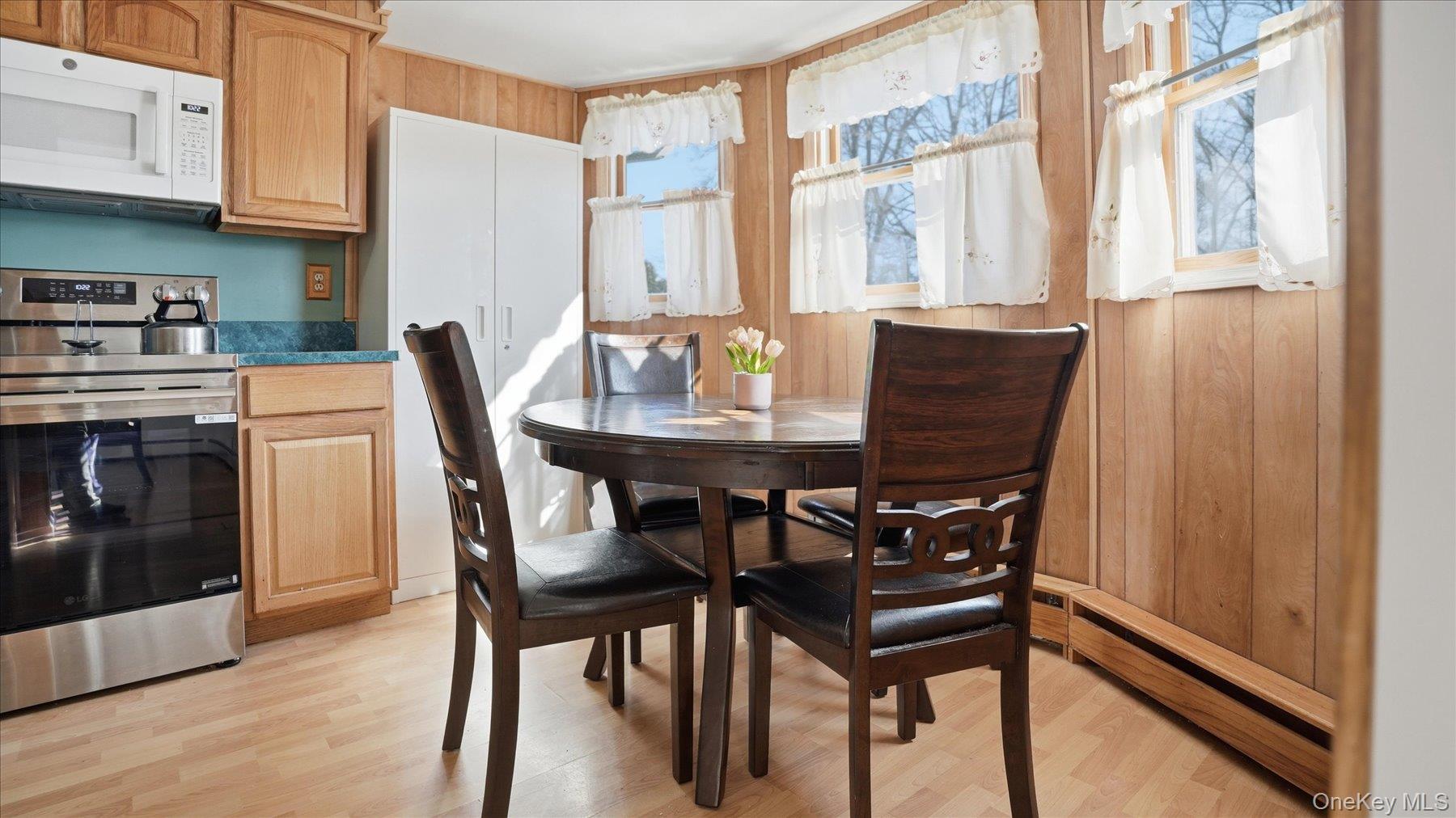 #7 photo, 147 Coates Avenue, Holbrook , NY 11741