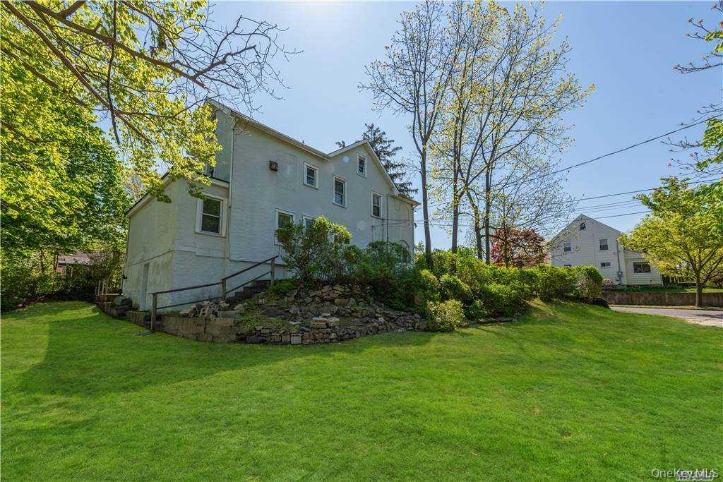 #11 photo, 71 Lannon Place, Port Washington , NY 11050