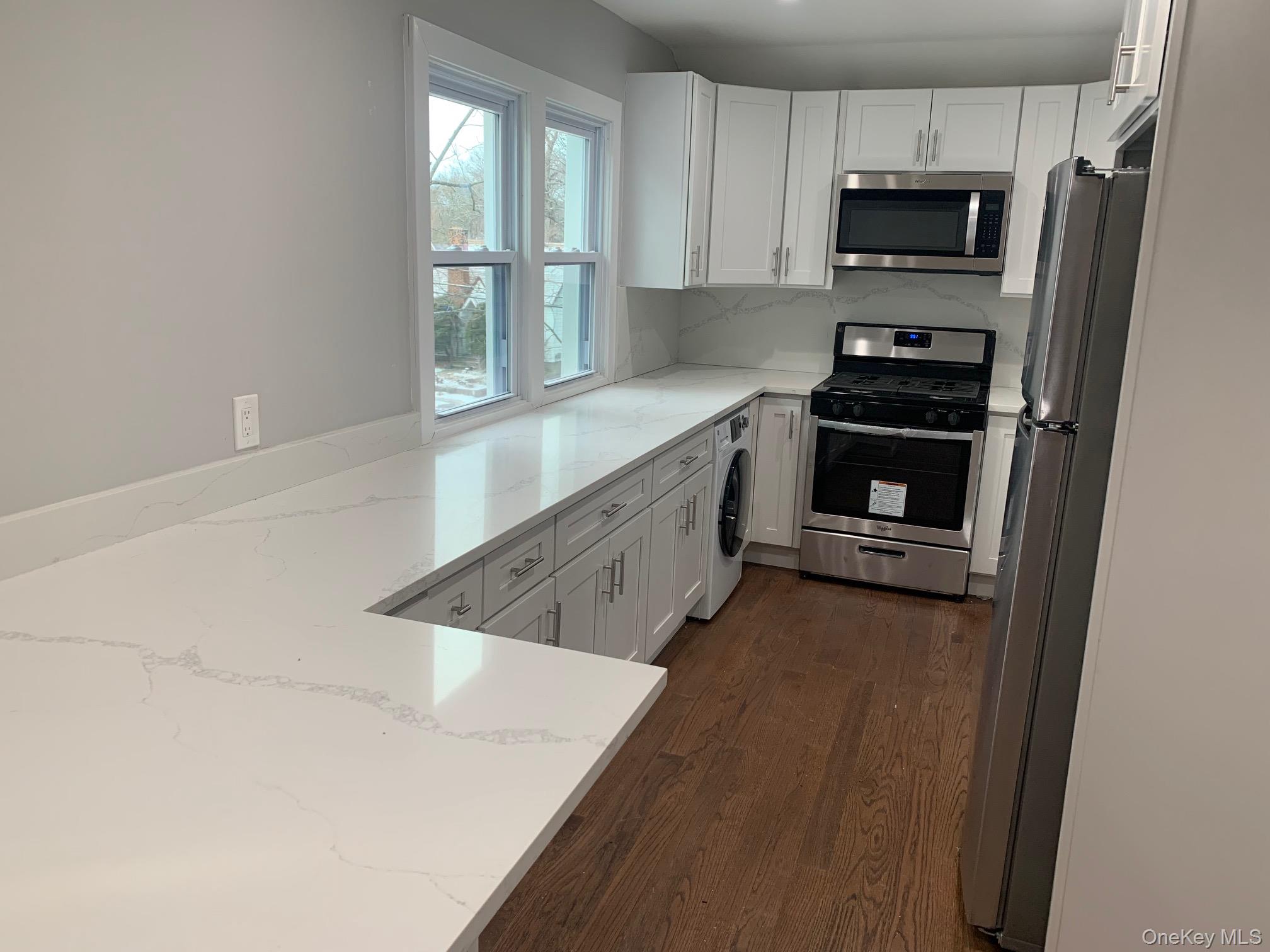 #4 photo, 71 Lannon Place, Port Washington , NY 11050