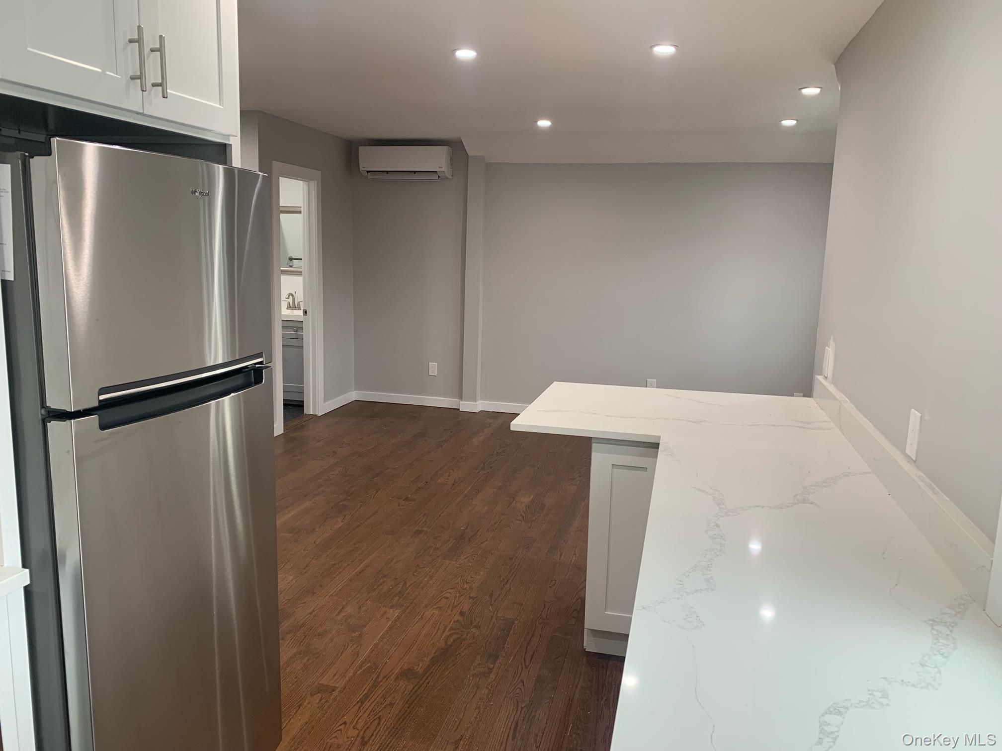 #6 photo, 71 Lannon Place, Port Washington , NY 11050