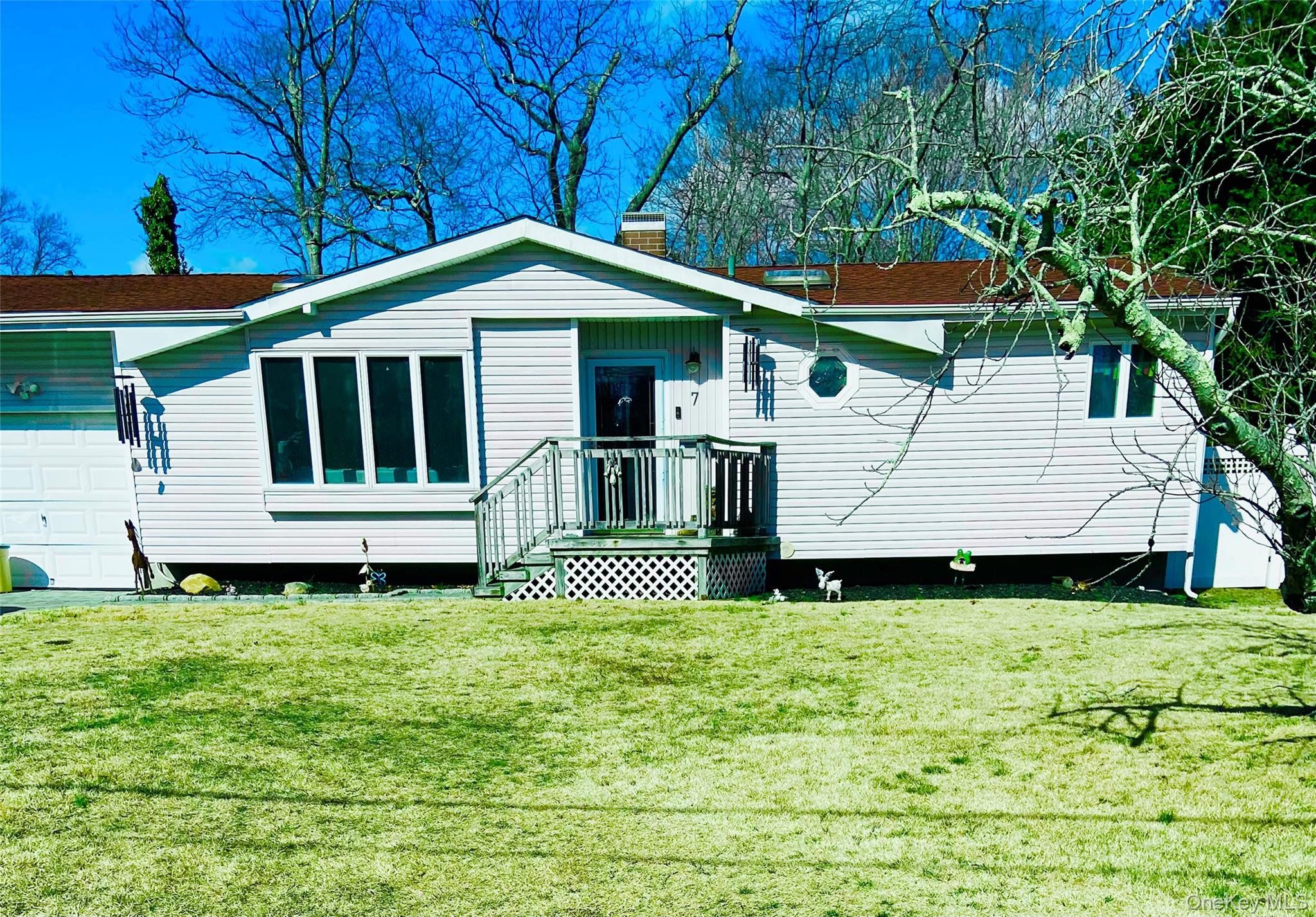 #1 photo, 7 Betsy Drive, Саффолк ‖ West Sayville , NY 11796