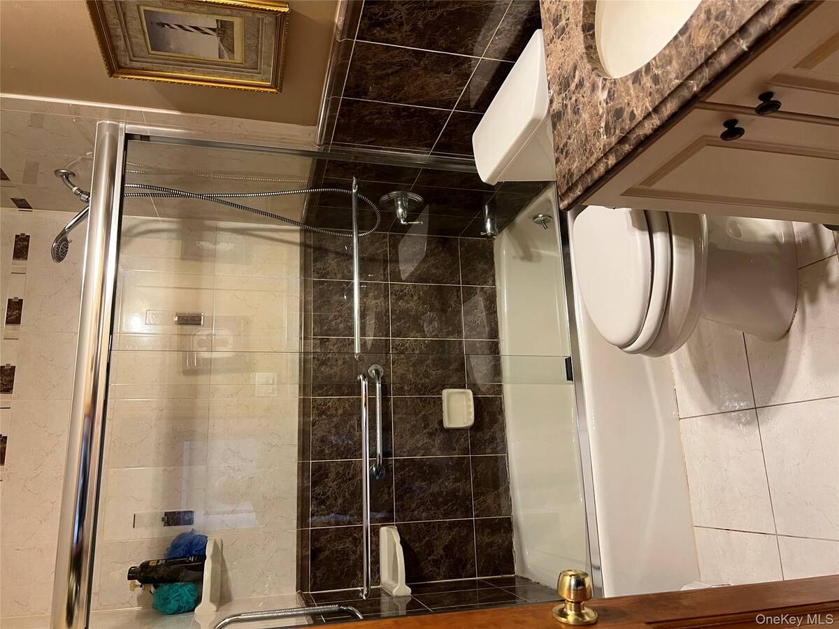 #11 photo, 85 Riverside Avenue, नासाउ काउंटी Massapequa , NY 11758