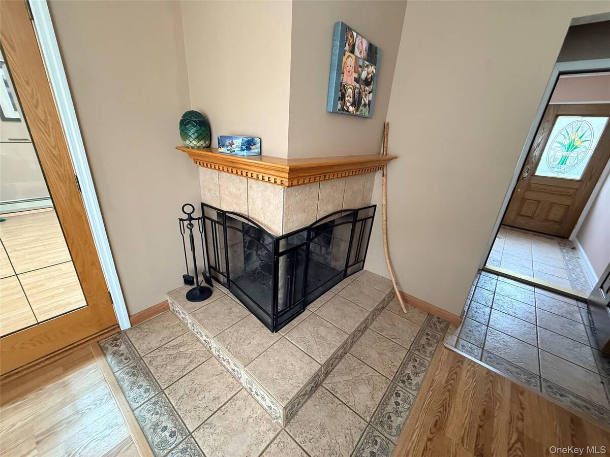 #2 photo, 85 Riverside Avenue, नासाउ काउंटी Massapequa , NY 11758