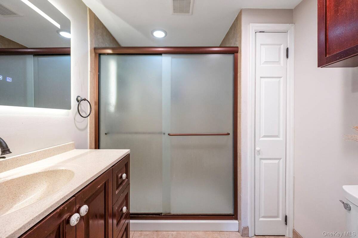 #18 photo, 5 Valley Circle, 東長島 Miller Place , NY 11764