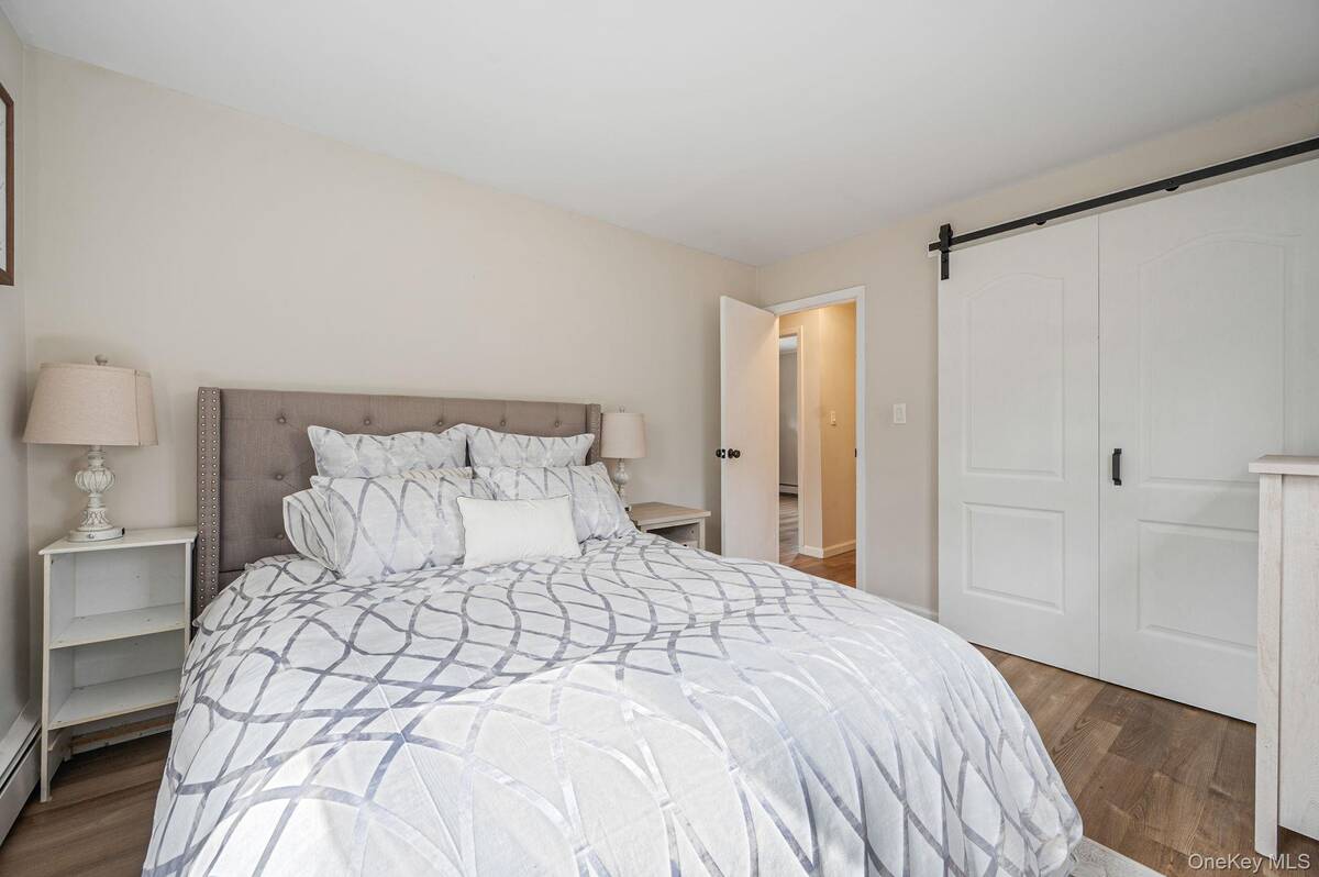 #20 photo, 5 Valley Circle, 東長島 Miller Place , NY 11764