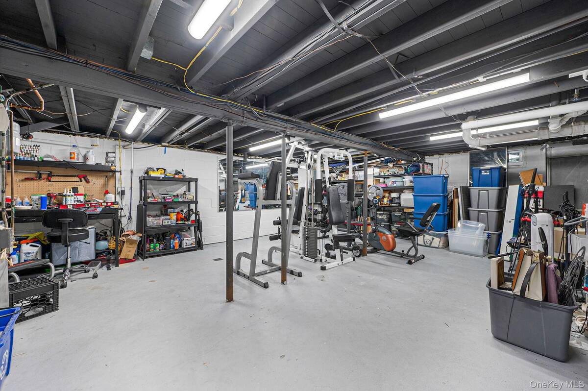 #27 photo, 5 Valley Circle, 東長島 Miller Place , NY 11764