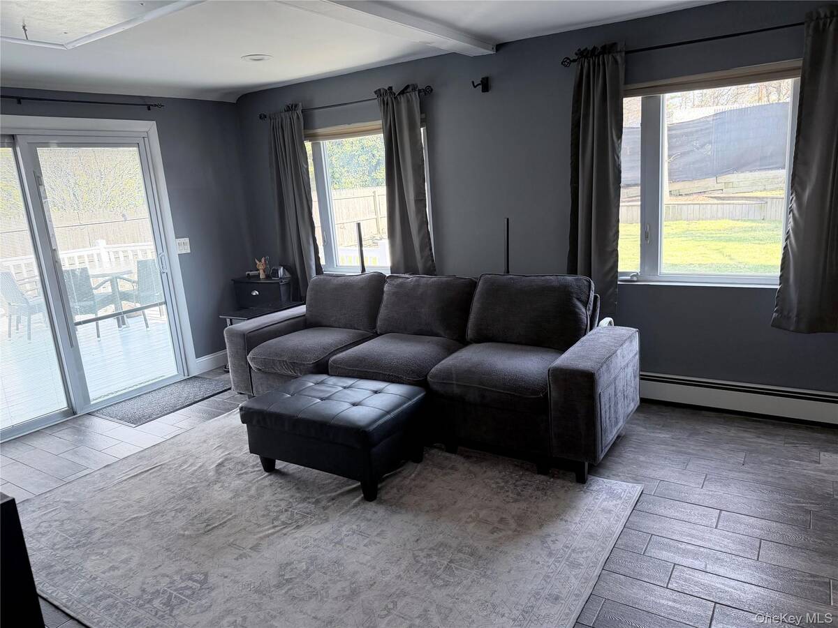 #15 photo, 6 Thorney Avenue, سوفولك Huntington Station , NY 11746