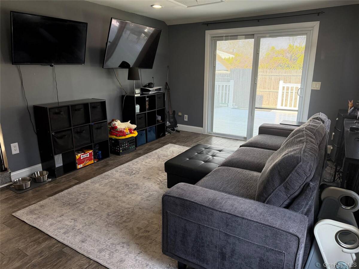 #16 photo, 6 Thorney Avenue, سوفولك Huntington Station , NY 11746