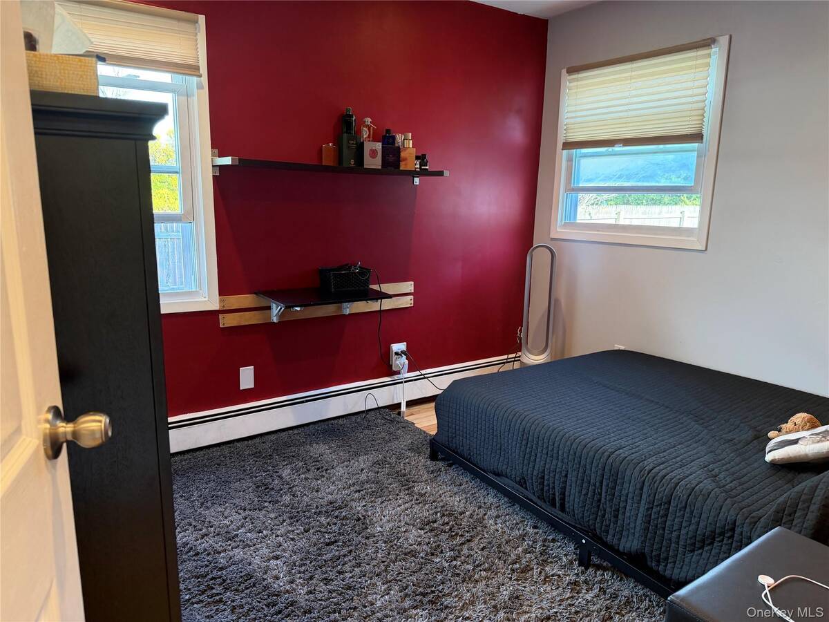 #17 photo, 6 Thorney Avenue, سوفولك Huntington Station , NY 11746