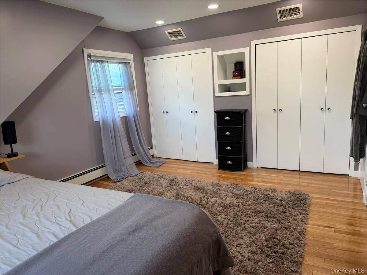 #25 photo, 6 Thorney Avenue, سوفولك Huntington Station , NY 11746