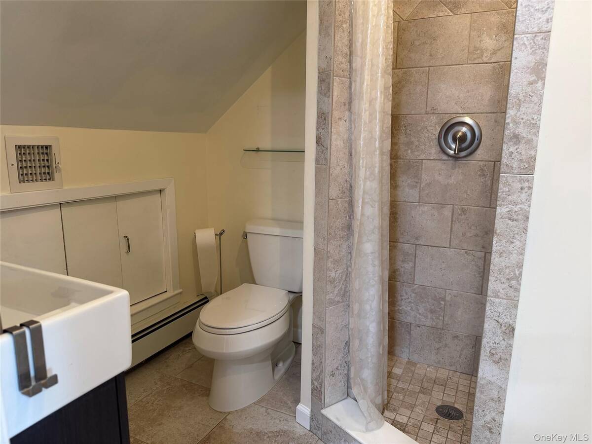 #26 photo, 6 Thorney Avenue, سوفولك Huntington Station , NY 11746