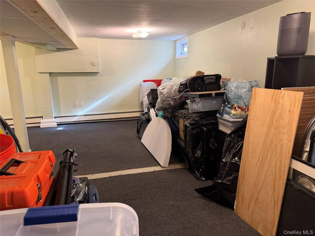 #30 photo, 6 Thorney Avenue, سوفولك Huntington Station , NY 11746