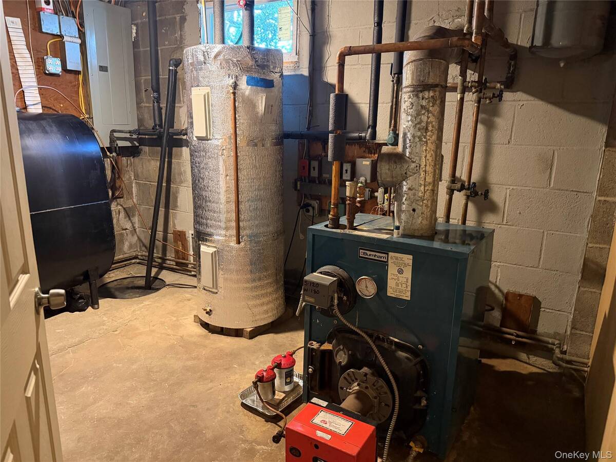 #33 photo, 6 Thorney Avenue, سوفولك Huntington Station , NY 11746