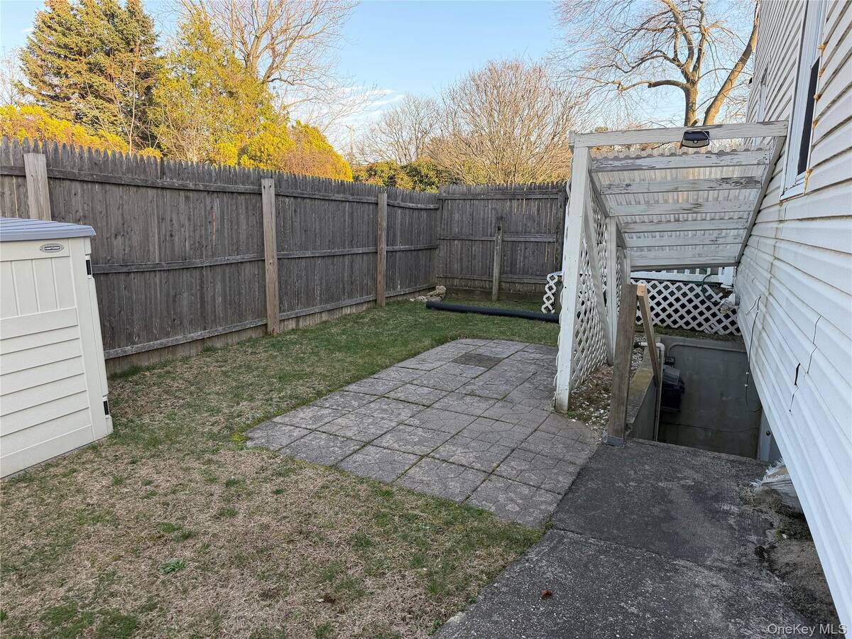 #34 photo, 6 Thorney Avenue, سوفولك Huntington Station , NY 11746