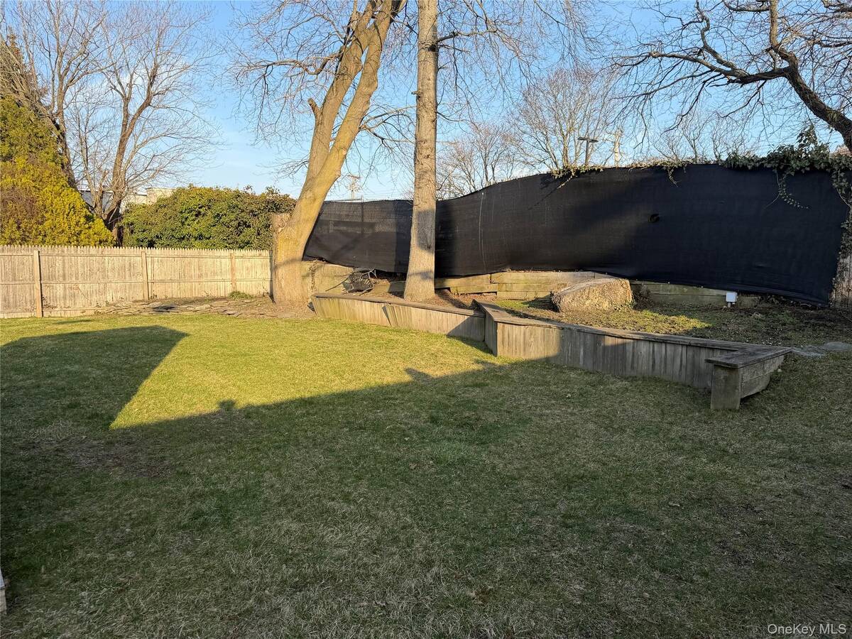 #41 photo, 6 Thorney Avenue, سوفولك Huntington Station , NY 11746