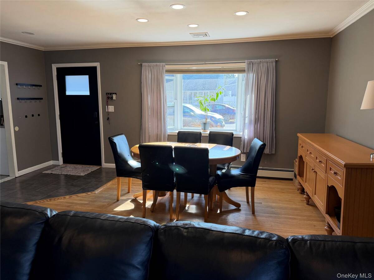 #7 photo, 6 Thorney Avenue, سوفولك Huntington Station , NY 11746