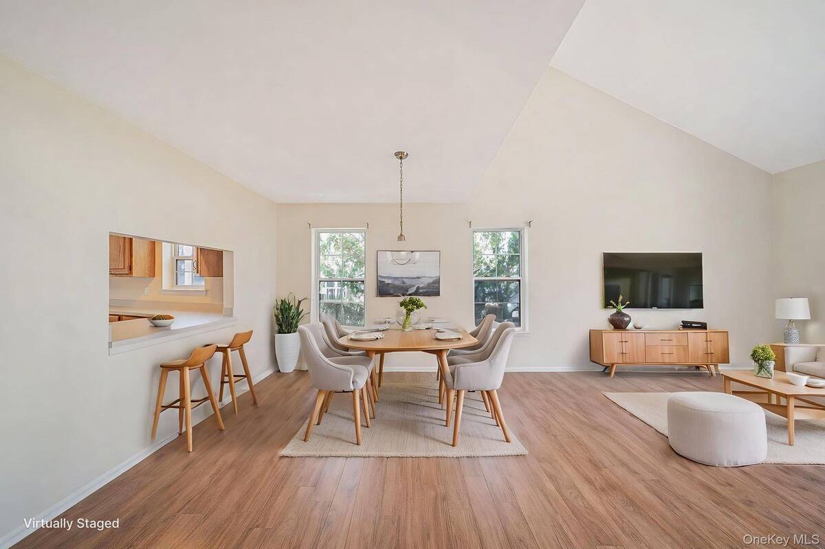 #13 photo, 22 Fairlawn Drive, 東長島 Central Islip , NY 11722