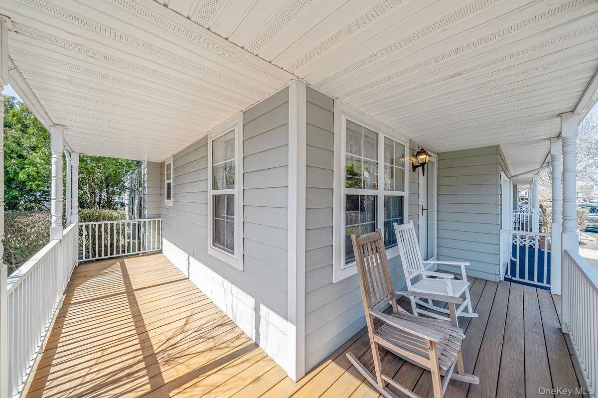 #2 photo, 22 Fairlawn Drive, 東長島 Central Islip , NY 11722