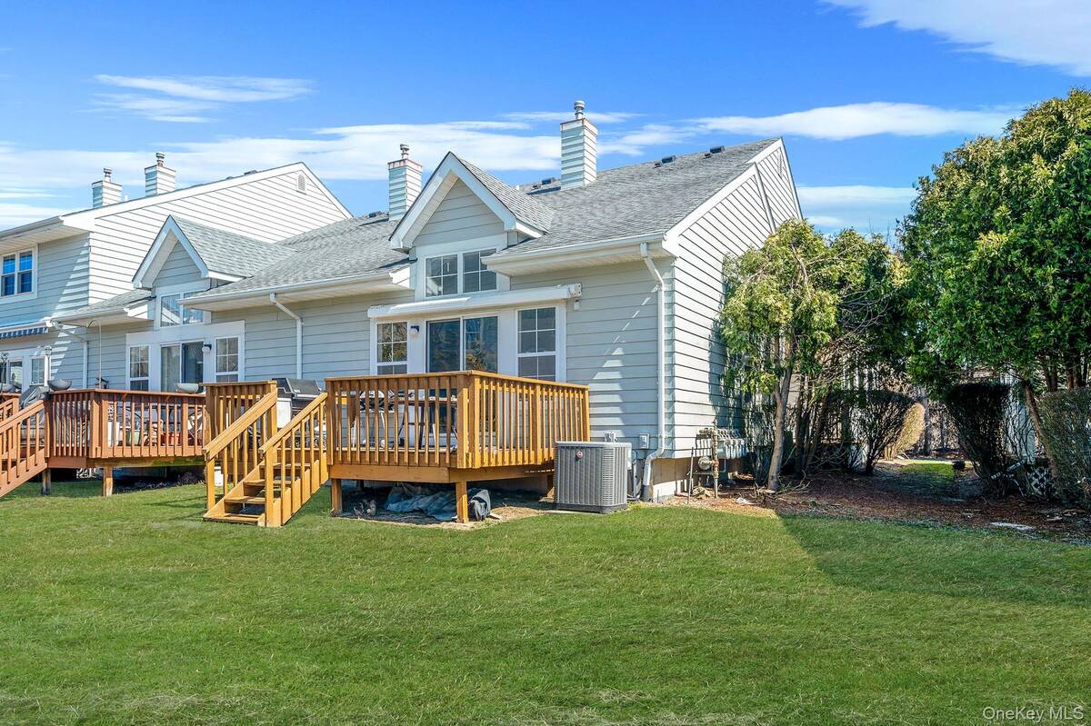 #25 photo, 22 Fairlawn Drive, 東長島 Central Islip , NY 11722