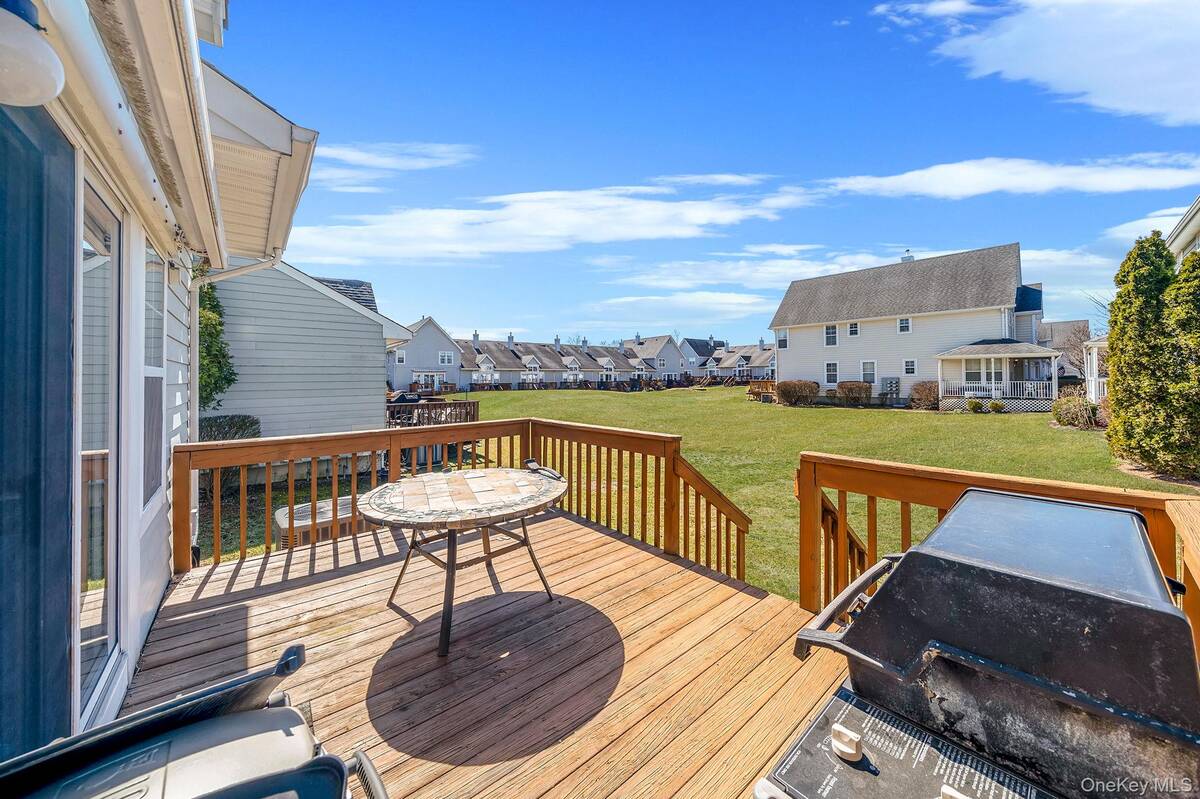 #27 photo, 22 Fairlawn Drive, 東長島 Central Islip , NY 11722