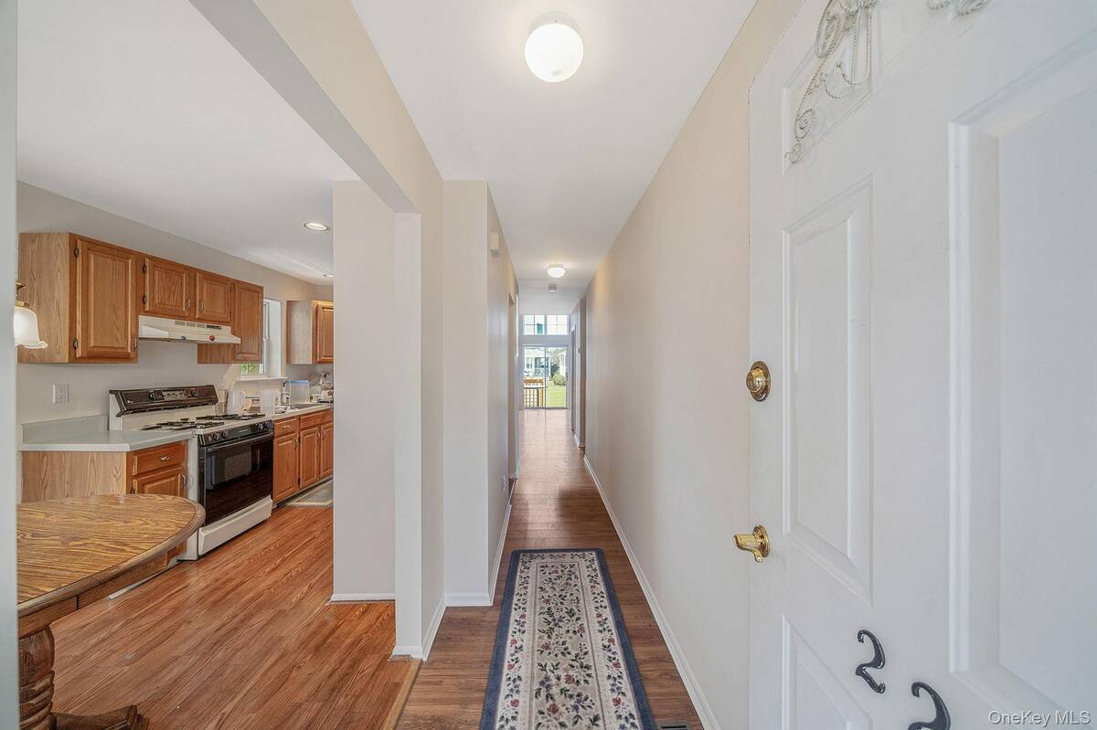 #3 photo, 22 Fairlawn Drive, 東長島 Central Islip , NY 11722