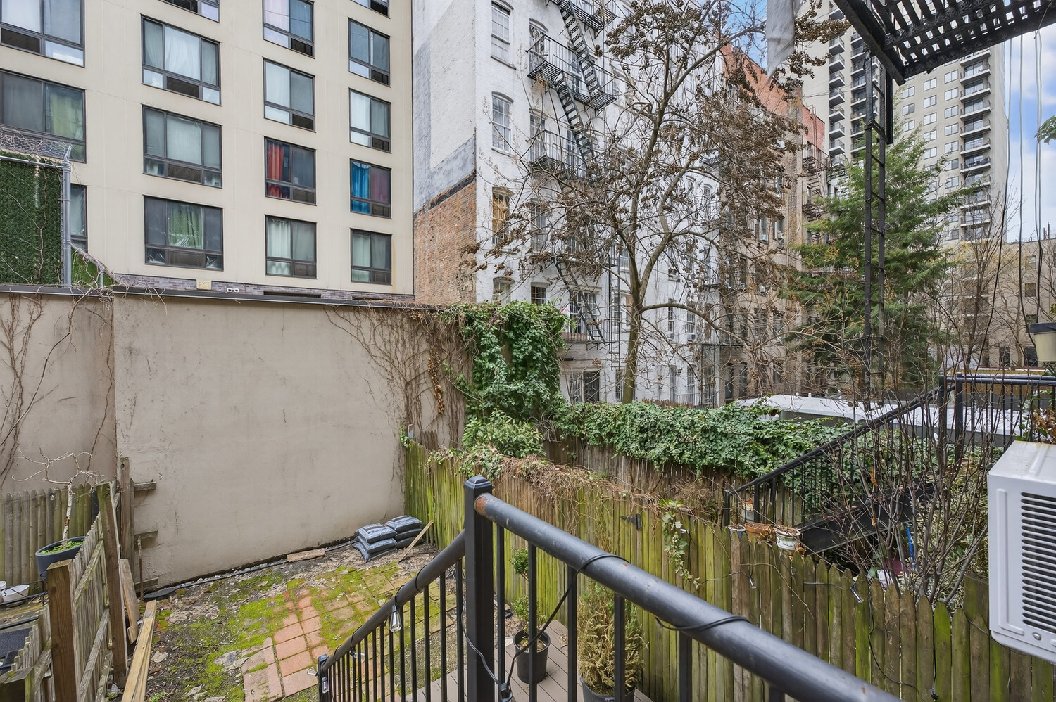 #17 photo, 319 E 90TH Street, Yorkville , NY 10128