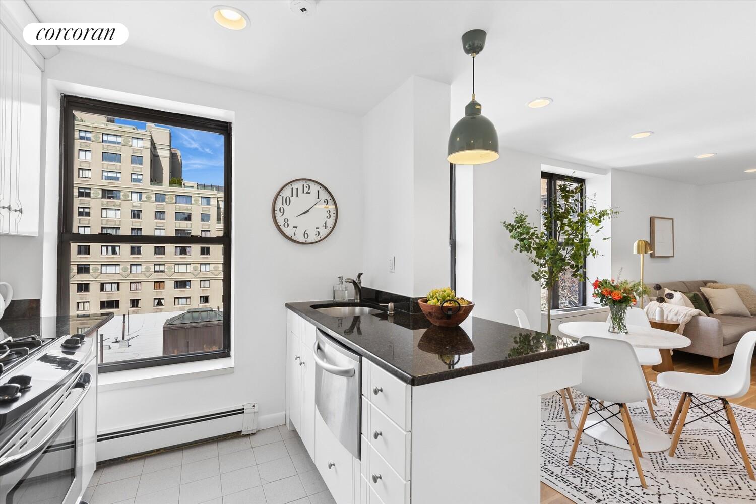 #6 photo, 317 W 95TH Street, मैनहटन Upper West Side , NY 10025