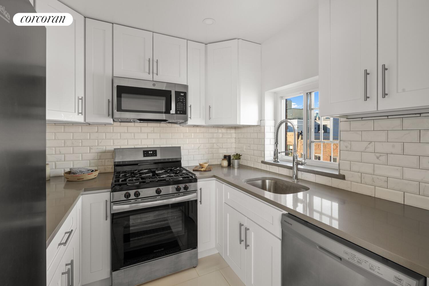 #10 photo, 158 SACKETT Street, Carroll Gardens , NY 11231