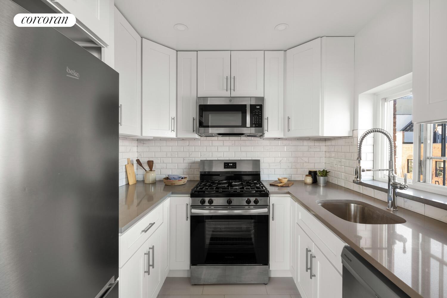 #9 photo, 158 SACKETT Street, Carroll Gardens , NY 11231