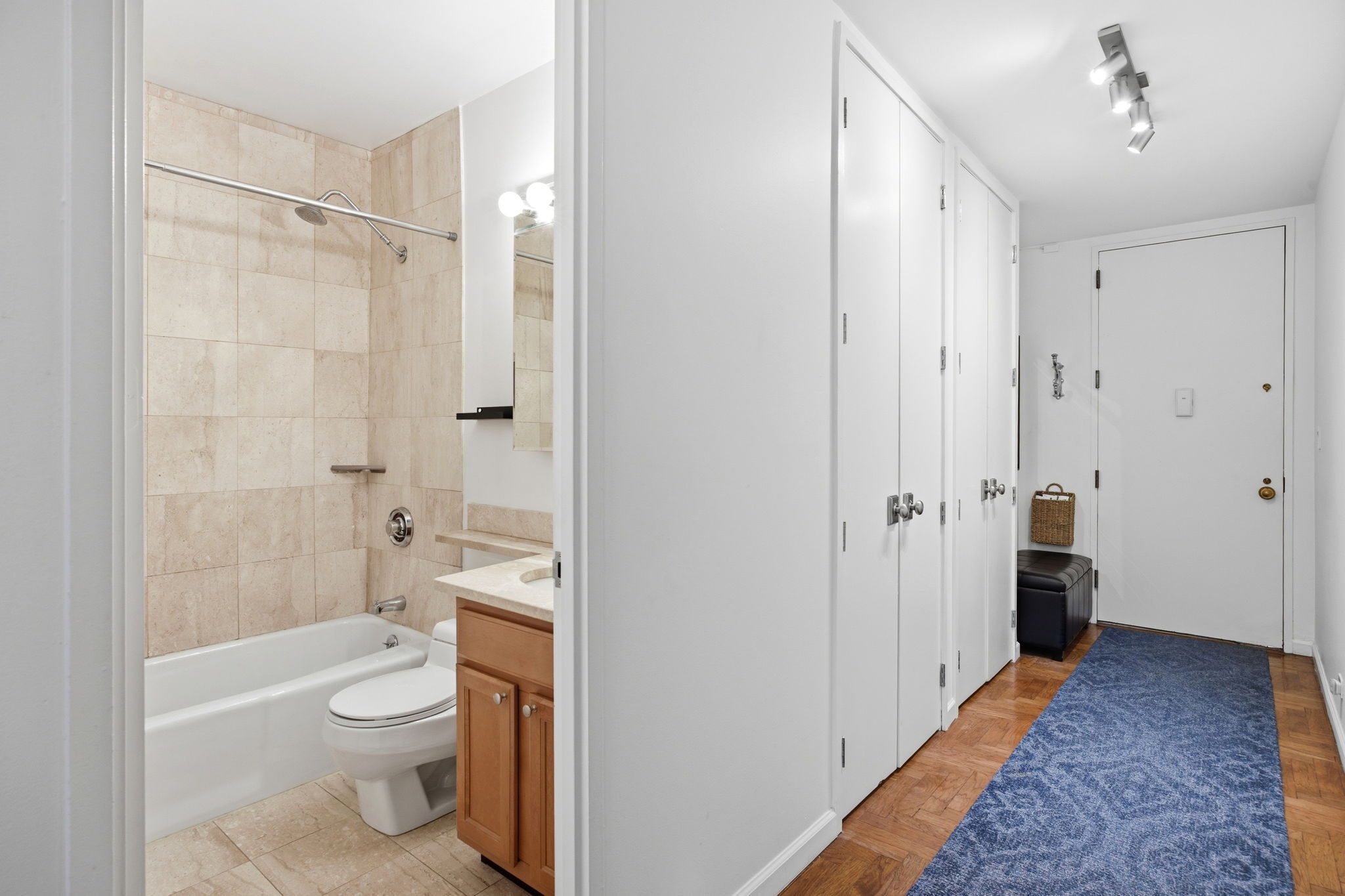 #17 photo, New York City, मैनहटन Hell's Kitchen , NY 10019