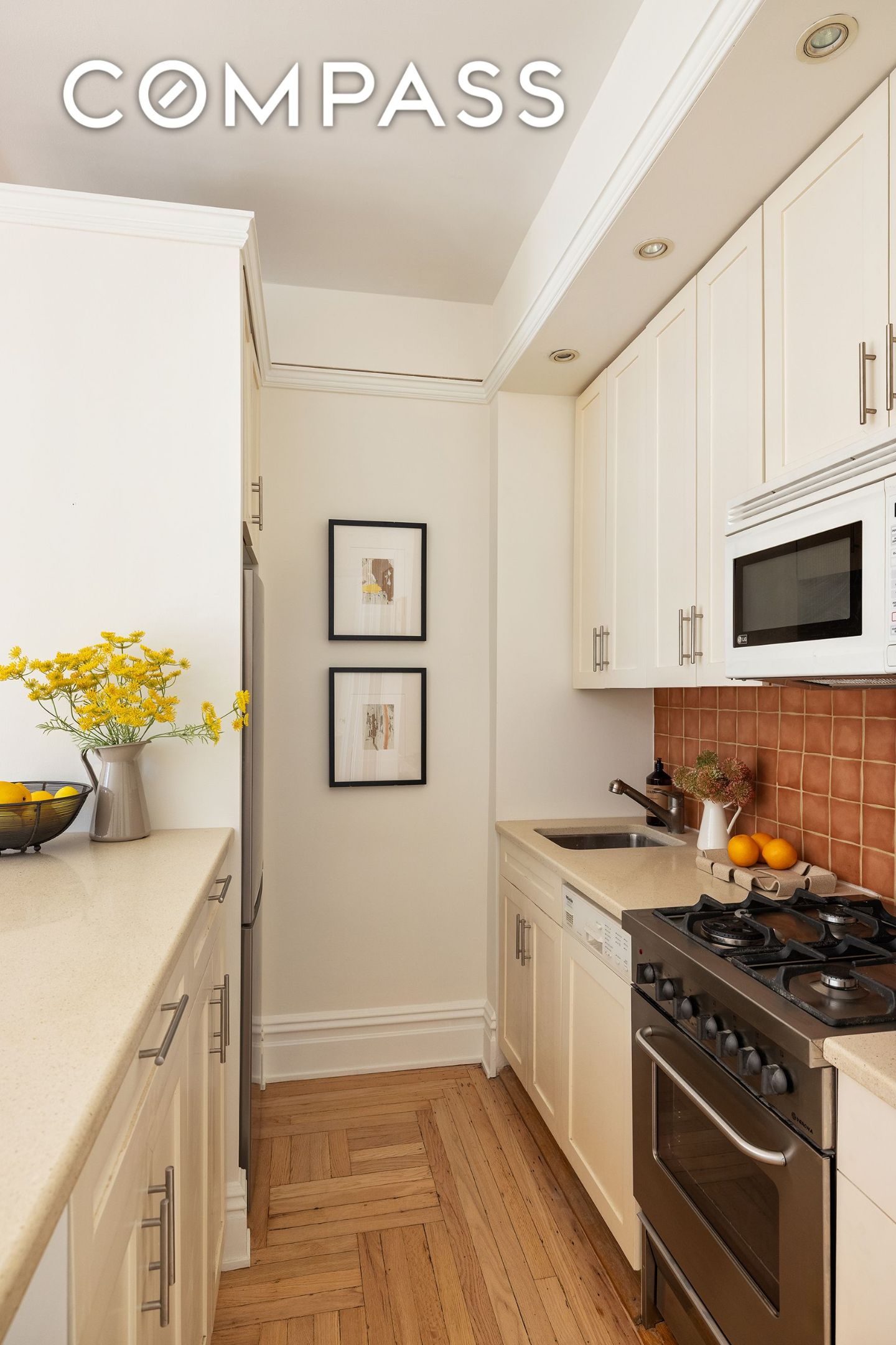 #9 photo, 30 5th Avenue, מנהטן Greenwich Village , NY 10011