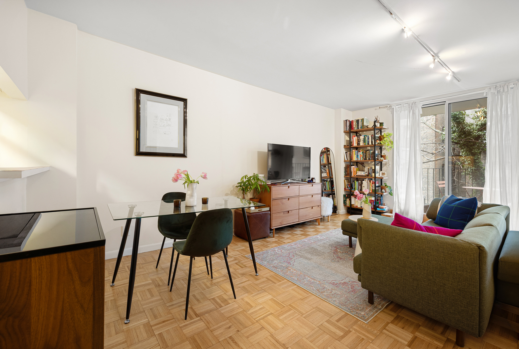 #4 photo, 2250 Broadway, मैनहटन Upper West Side , NY 10024