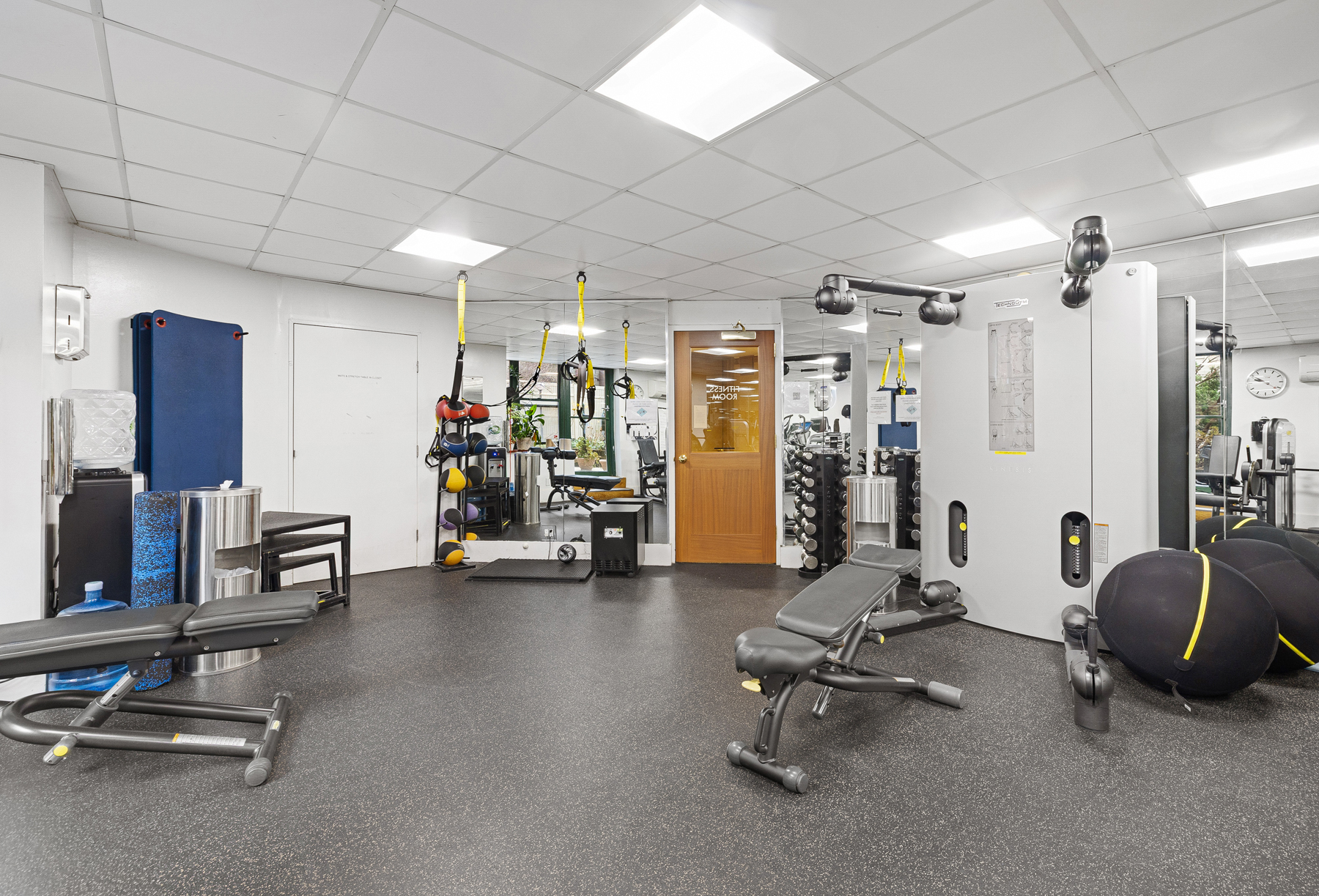 #8 photo, 2250 Broadway, मैनहटन Upper West Side , NY 10024