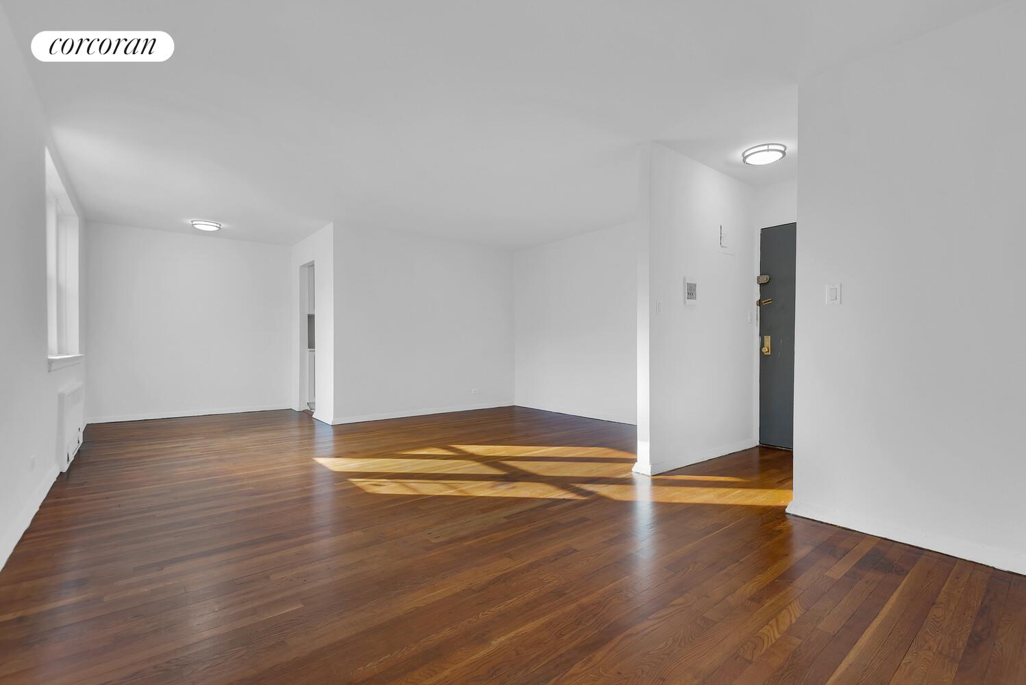 #3 photo, 2420 MORRIS Avenue, Fordham , NY 10468