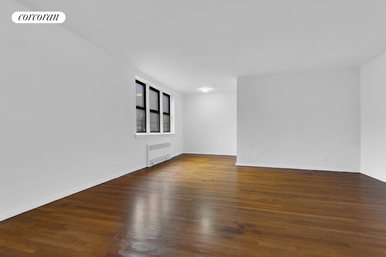 #4 photo, 2420 MORRIS Avenue, Fordham , NY 10468