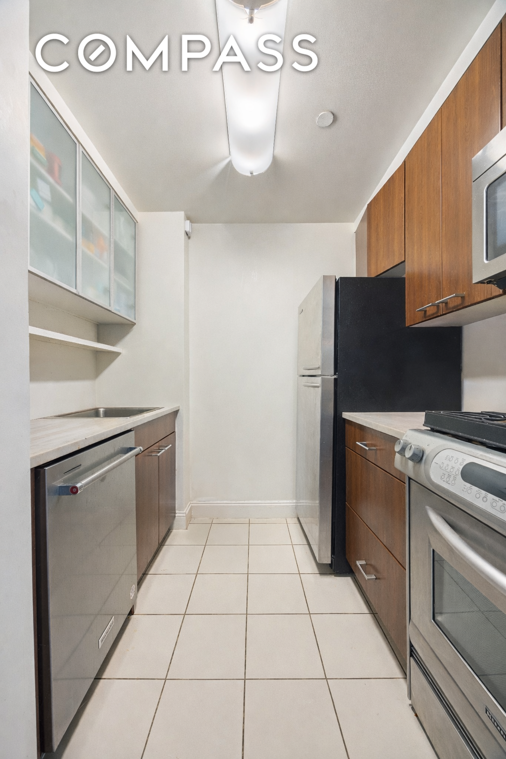 #4 photo, 215-217 E 96th Street, Upper East Side , NY 10128