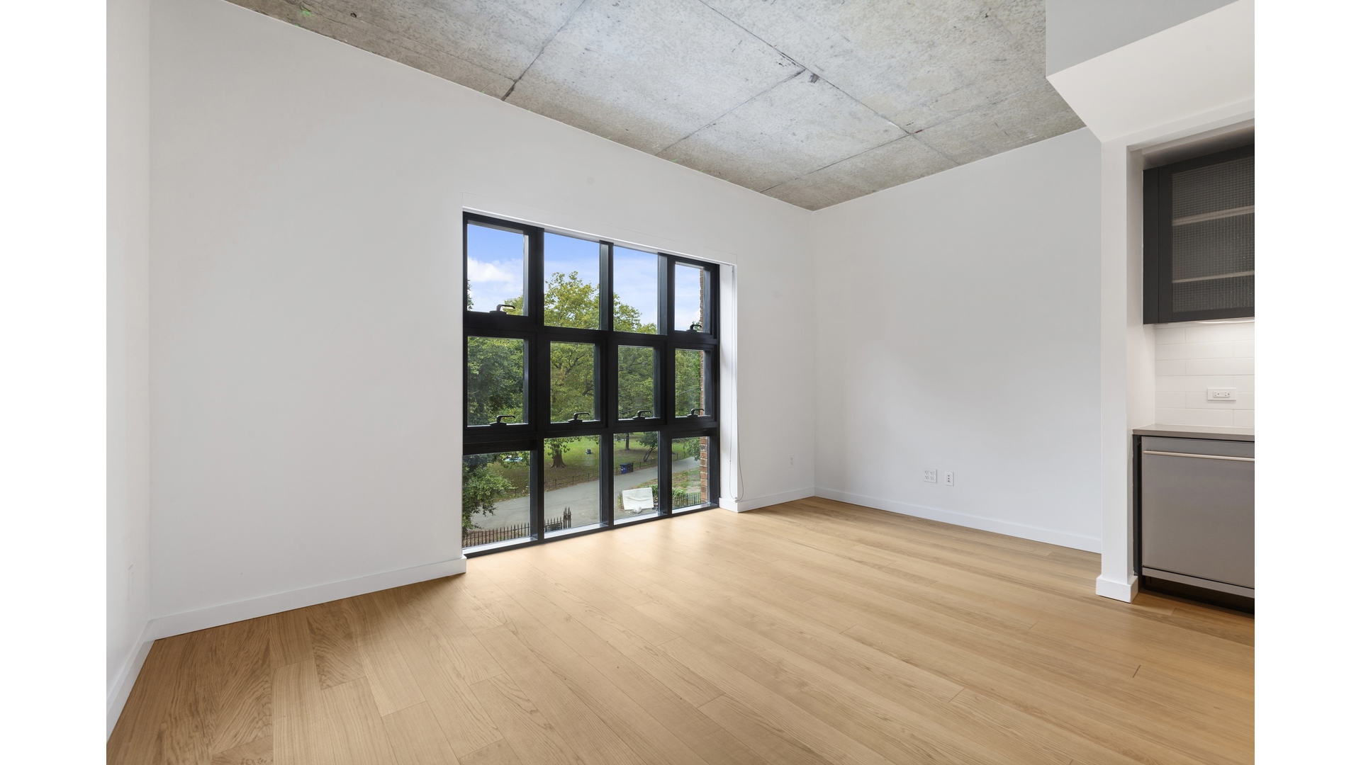 #3 photo, 860 LORIMER Street, ブルックリン区 Greenpoint , NY 11222