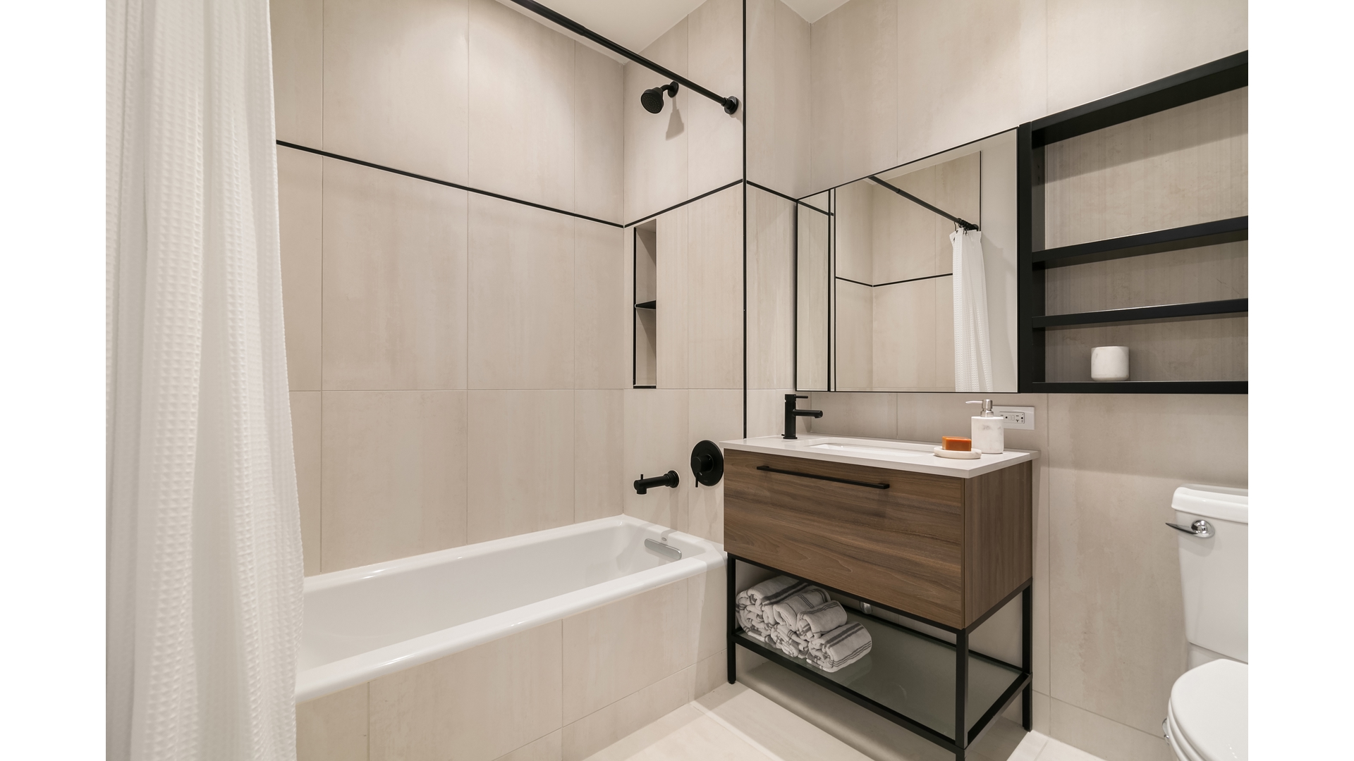 #4 photo, 860 LORIMER Street, ブルックリン区 Greenpoint , NY 11222